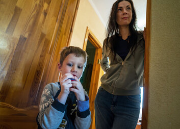 Manžela má ve válce, rodiče v ostřelovaném Charkově. Přesto se Lyuba nevzdává a věří v návrat domů