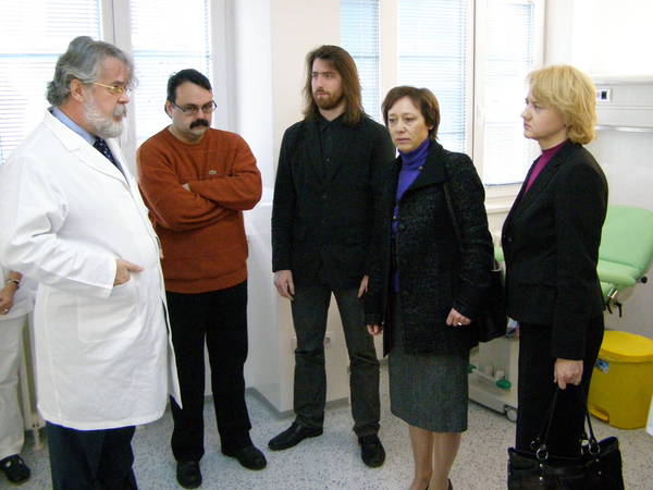Předávání křesel na dialýzuz na konci ledna 2011