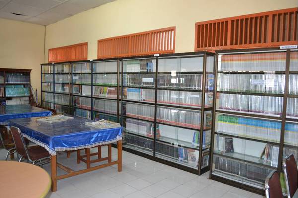 New new shelf cabinets for Madrasah Aliyah Negeri 2 school 