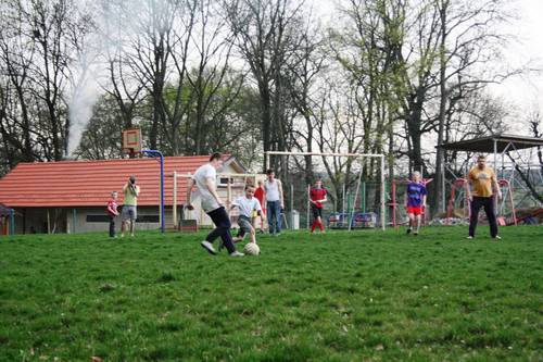 Football with Ukrainian boys (photo: ACHO).