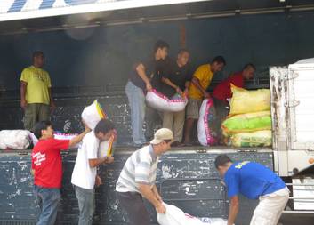 Areas of the Philippines affected by typhoon get humanitarian aid from abroad