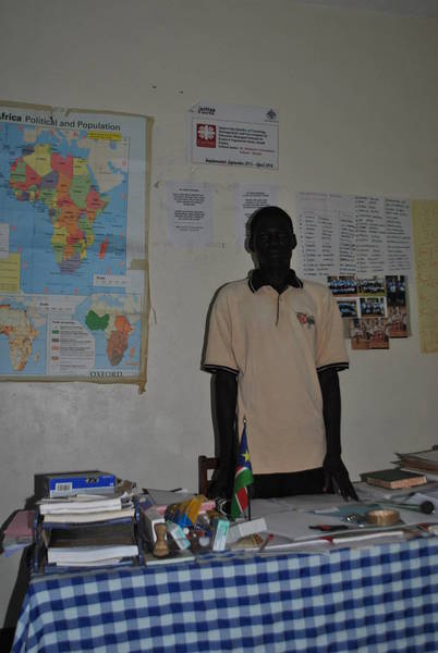 Ředitel Středn&iacute; &scaron;koly St. Mathews, Lohure Timon Robertson 