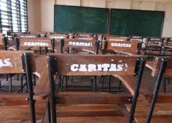 Charita podporuje filipínské školy v oblasti Basey