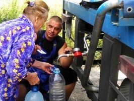 Charita Ukrajina dodává vodu mj. ve městě Slovyansk