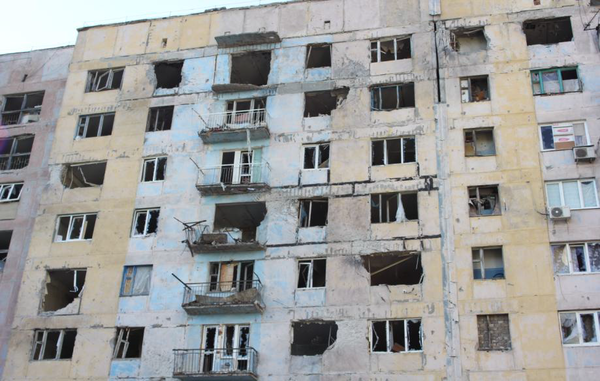Abandoned building near the contact line, in which will arise winter residential premises (photo: Caritas Ukraine).