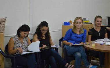 čtyřdenní školení v práci s nově zakoupenými stroji na výrobu kartonu