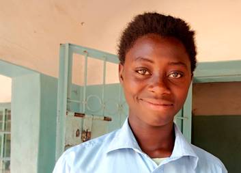 Edna a Amos, žáci základní školy, si již vydělají sami