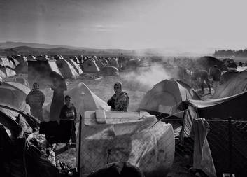 5 let od začátku konfliktu potřebuje humanitární pomoc 13,5 milionu Syřanů 