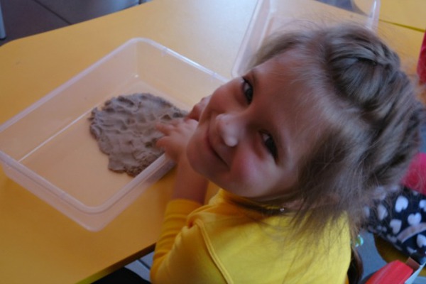 Charita Ukrajina pomáhá i dětem stiženým válečným konfliktem (foto:  Irene Broz/Caritas).
