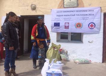 Potravinové balíčky pomáhají v Khentii a Dornogobi