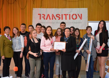 Young Moldovans enjoy exhibition on human rights and democracy