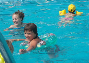 How did children from Bendery enjoy their summer holiday?