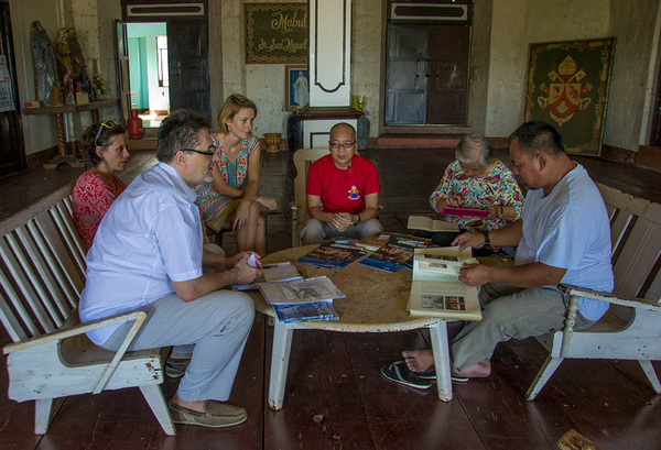 Administrative tasks (photo: Veronika Hirzel).