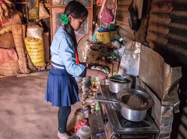 Her grandmother prepared some rice for her (photo: Caritas Switzerland).