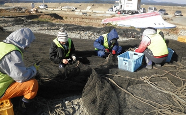 Oprava rybářských sítí 