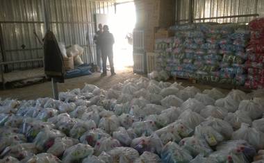 Připravené balíčky humanitární pomoci