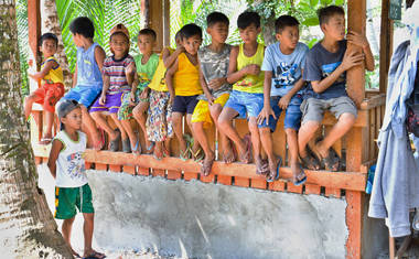 Předávání farem a zahrad přihlížely i děti