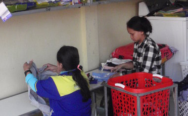 Ženy s postižením, které našly svoje uplatnění v prádelně. 