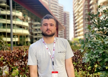 Poznejte Charitu: Shirman utekl ze Sýrie, dnes pracuje jako asistent logistiky na naší misi v Iráku