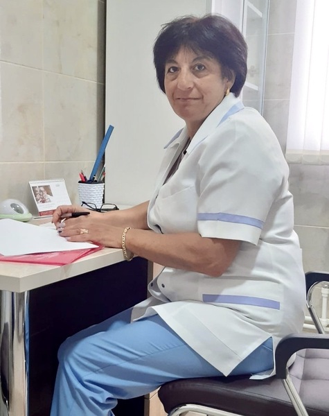 Medical assistant Cuiumju Parascovia