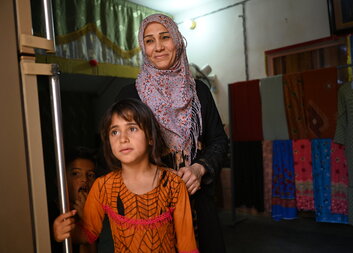 Eman z Iráku si splnila dětský sen a stala se švadlenou