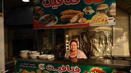 Islámský stát ji vyhnal z domu. Dnes Maysun díky Charitě provozuje v Iráku prosperující restauraci