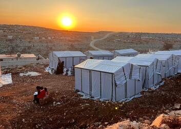 Jedním z největších problémů je zajištění hygieny. Potkal jsem lidi, kteří se do sprchy nedostali více než 15 dní, říká koordinátor krizové pomoci Charity v Turecku a Sýrii
