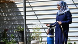 Craft puts people of poor regions on their feet and rebuilds post-war areas   