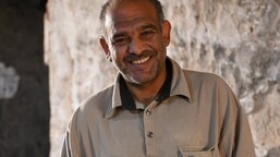 Mujahed z Iráku obnovil díky Charitě svou truhlářskou dílnu