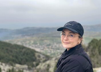 People in Lebanon survive day by day and try to help each other, says Kristýna Kvasničková from Caritas Czech Republic about the current situation in the country 