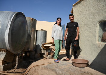 Islámský stát jim zničil domov, Chazala se svojí rodinou teď buduje v Iráku nový 