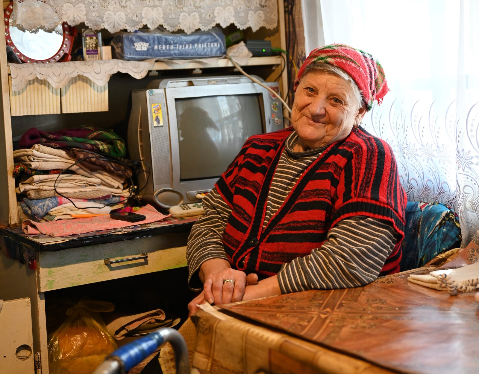 Paní Liudmila je odkázaná na péči pečovatelek