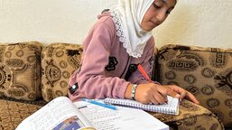 Dvanáctiletá Maryam ze Sýrie sní o tom, že se stane učitelkou a přinese naději své komunitě 