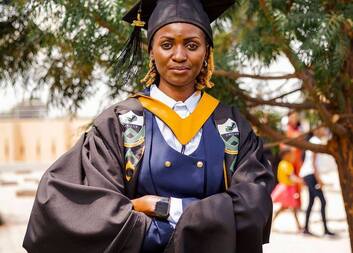 Z uprchlice IT specialistkou. Díky Charitě si Safina splnila sen o vzdělání