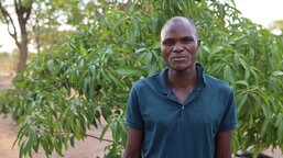 Když déšť nestačí: Farmář Manifesto ze Zambie hledá cesty, jak se přizpůsobit klimatické krizi 