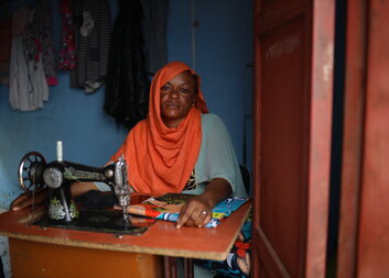 Neměli jsme žádné jídlo ani mléko pro mé děti, říká Falone ze Zambie, která dnes i díky Charitě dokáže sama uživit svou rodinu