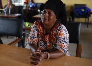 Ndaywel se stará o dceru s autismem a začíná nový život v tranzitním centru pro uprchlíky v Zambii 