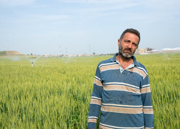 Na tomhle poli hospodařila moje rodina po staletí, říká farmář Wamedh z Iráku a obává se dopadů změny klimatu