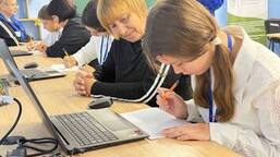 Výuka navzdory střelám a dronům. Na Ukrajině pomáháme nedaleko fronty zajistit bezpečné vzdělávání 