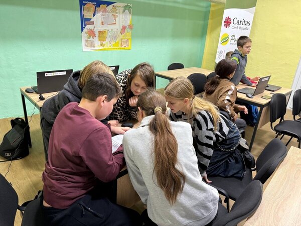 V našich bezpečných prostorách mohou děti navštěvovat workshopy a konečně se opět setkávat s kamarády