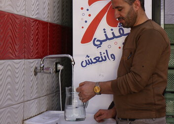 High water costs were a heavy burden for Kamal. Thanks to Caritas Czech Republic, he can now access water both at home and at work 