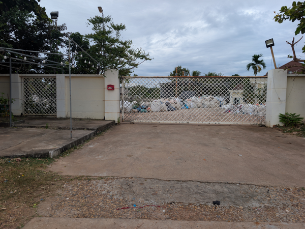 Problém v Laosu tvoří skládky