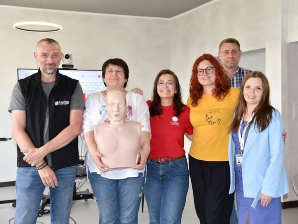 Kristýna a Vít s týmem na Ukrajině