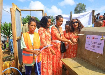 Charita Česká republika ke škrtům v humanitární a rozvojové pomoci 