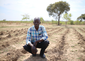 Změna klimatu si nevybírá: V Zambii na ni připravujeme mladé farmáře i zkušené hospodáře 